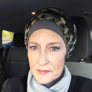 Meet your Posher, Sharon